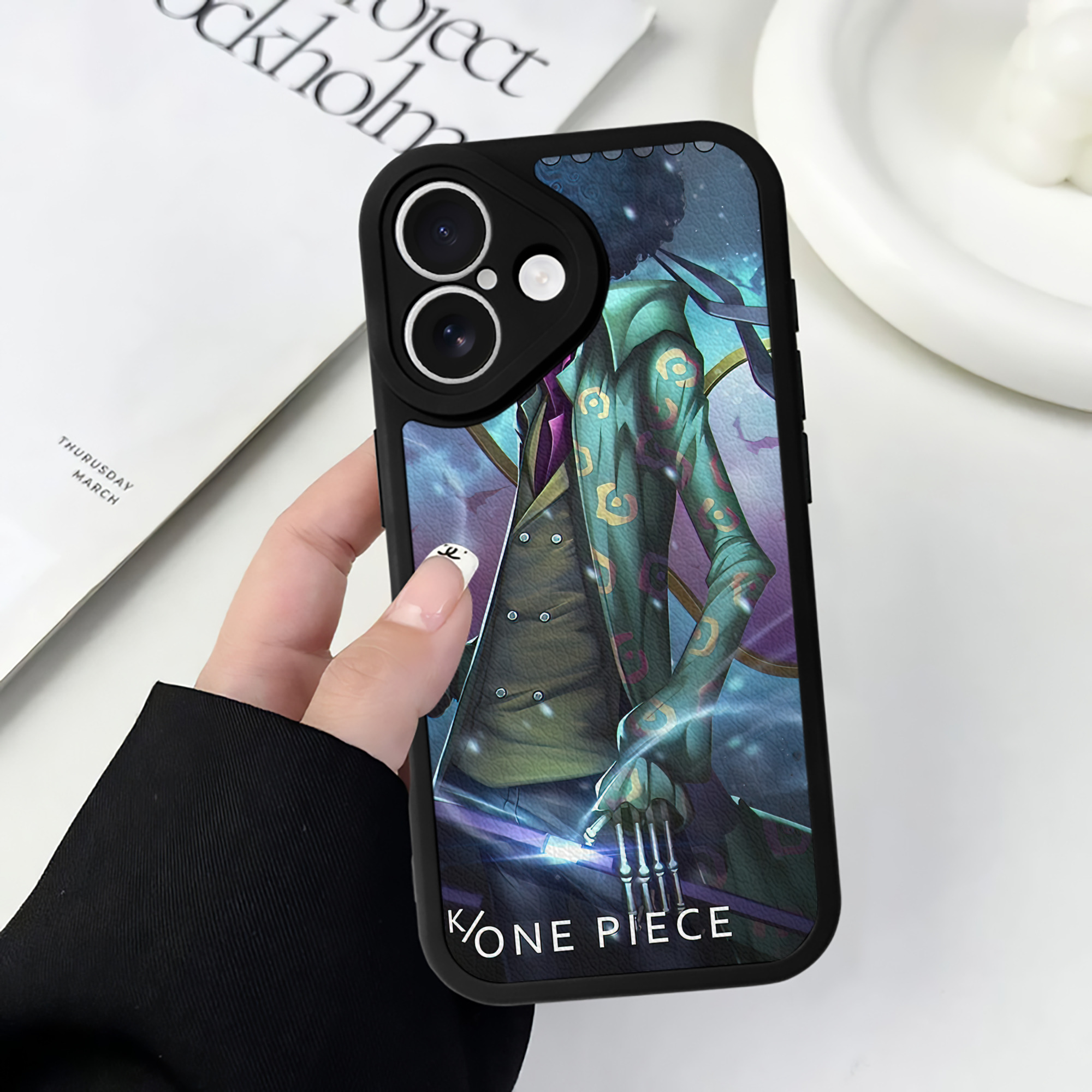 （画像用） ワンピース ONE PIECE 【iPhone 16シリーズ対応】シリコンスマホケース（レザー調） 材質：シリコン